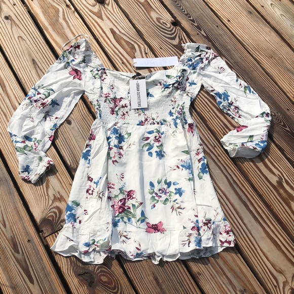 Urban Outfitters Dresses & Skirts - NWT Urban Outfitters Lumiere Puffy Floral Long Sleeve Mini Dress/ Tunic Size XS